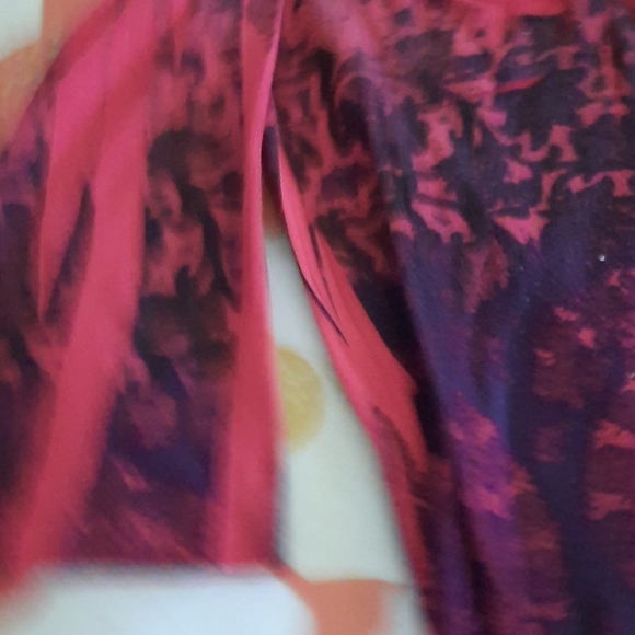 Tops - Picture 3 of 7